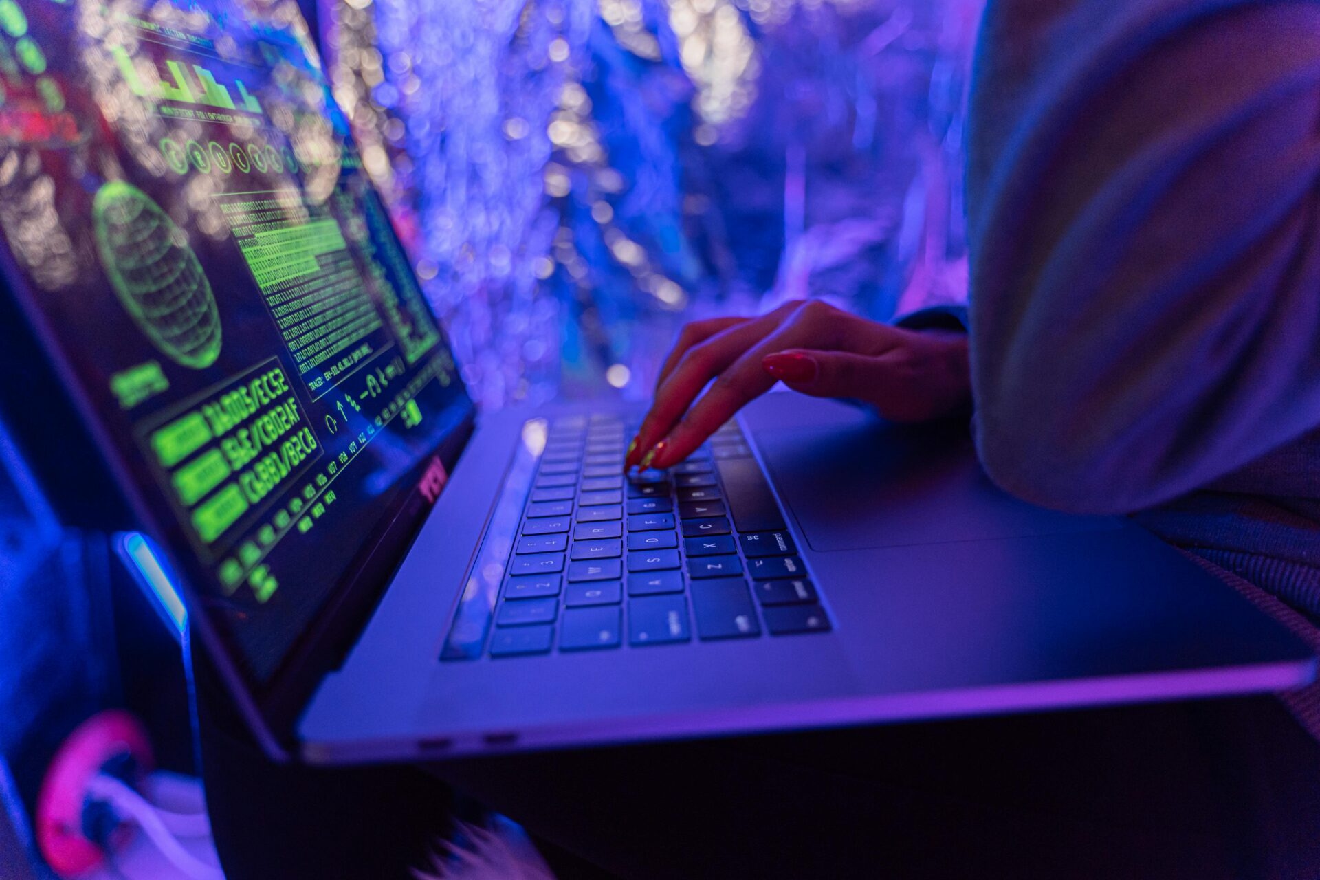 How to Choose the Right Software Development Agency for Your Business ...